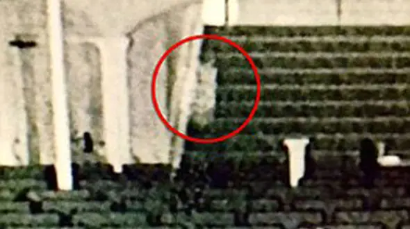 اتفاق باور نکردنی / روح بازیگر تئاتر به صحنه بازگشت +تصاویر 