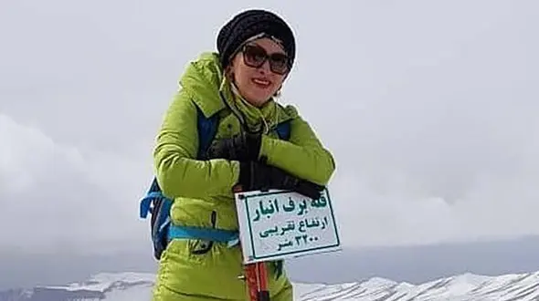 فیلم لحظه پیدا شدن جسد فرناز دولتخواه زیر سنگ ها ! + جزییات