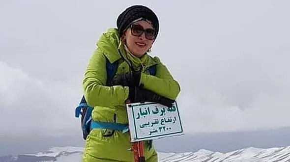 فیلم لحظه پیدا شدن جسد فرناز دولتخواه زیر سنگ ها ! + جزییات