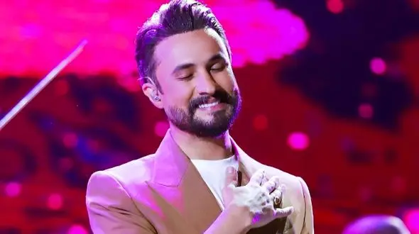 فیلم باشکوه ترین آواز راغب با  آهنگ نسینی الدنیا ! / شنیدنی و دلبرانه !