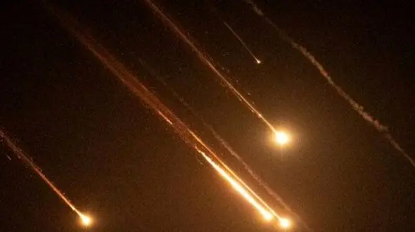  موشکباران پایگاه هوایی در جنوب تل‌آویو در عملیات حزب‌الله 