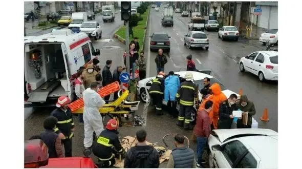 نجات جان 2 رشتی از تصادفی مرگبار + عکس