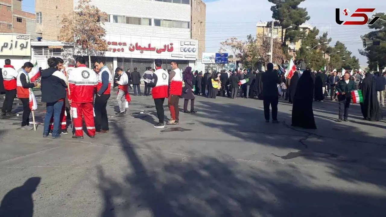 37 کرمانی در راهپیمایی 22 بهمن راهی اورژانس شدند
