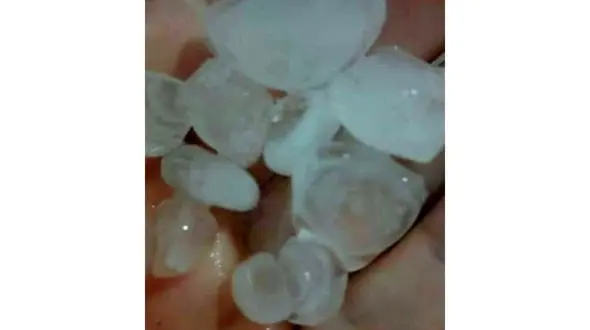 بارش تگرگ های غول آسا در آبادان + عکس و فیلم