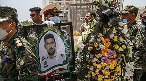 مراسم تشییع پیکر شهید میرحسینی در بندرعباس+تصاویر