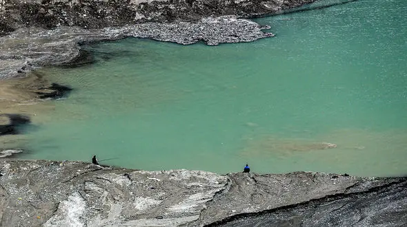 آژیر قرمز در سد کرج/ وزارت نیرو فقط مردم را مقصر می‌داند اما ۳۰ درصد آب در لوله‌های فرسوده تلف می شود! + فیلم