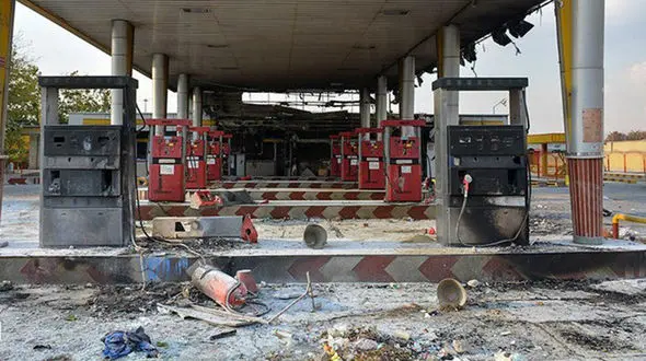 فیلم آتش گرفتن پمپ بنزین باغملک در منطقه مسکونی