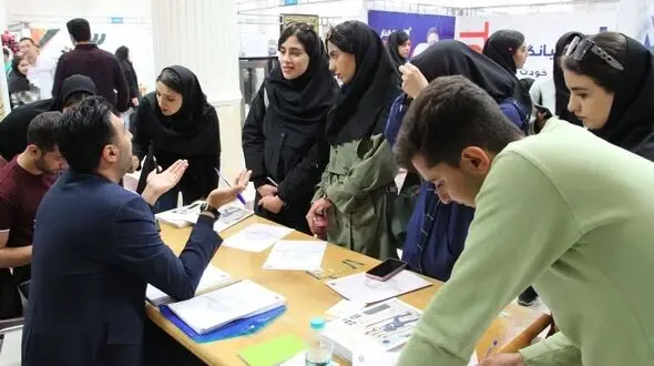حضور ۵۰ شرکت در رویداد صدرا دانشگاه نجف آباد/ ۴ هزار دانشجو بازدید کردند