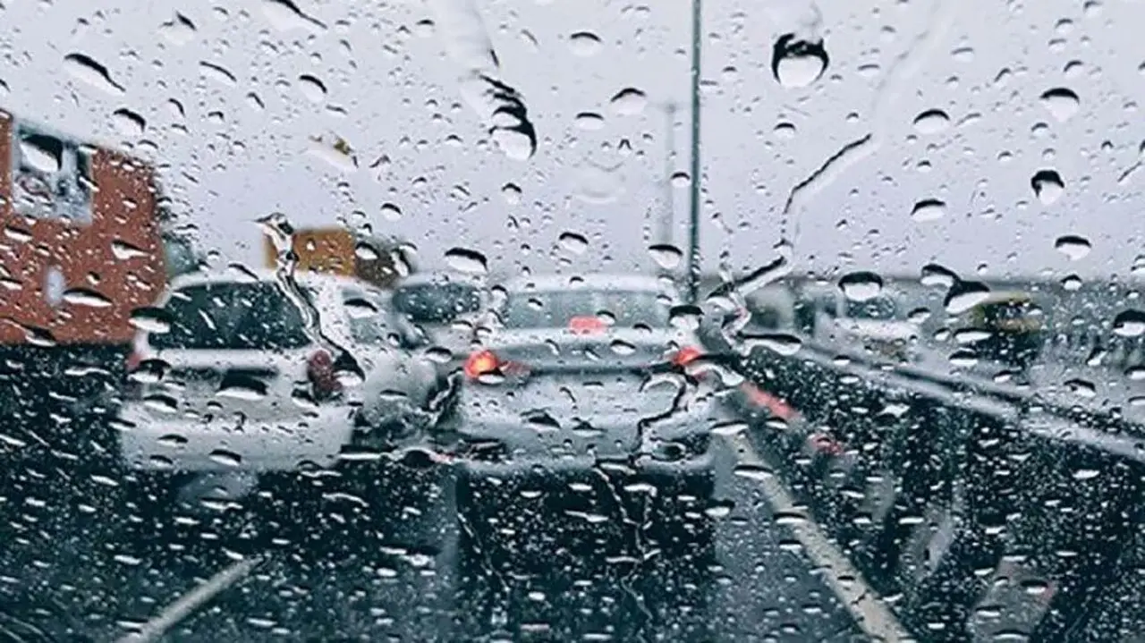 فیلم/ بارش شدید باران در گرگان/ یک منزل مسکونی فرو ریخت