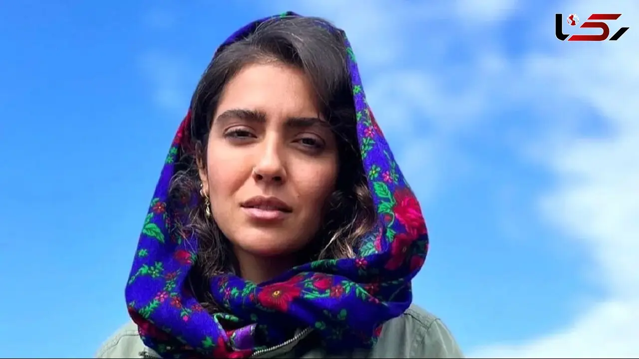  قابی زیبا از مونا کرمی کنار مادرش؛ این همه شباهت مگه داریم؟ 