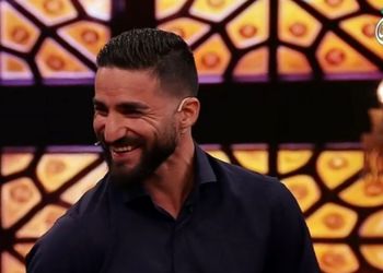 مهرداد محمدی: آقا رونالدو اومد دلداری بده به من، منم مصدوم داشتم آسمونو نگاه میکردم هیچی پیدا نکردم بهش بگم گفتم لاویو کریس