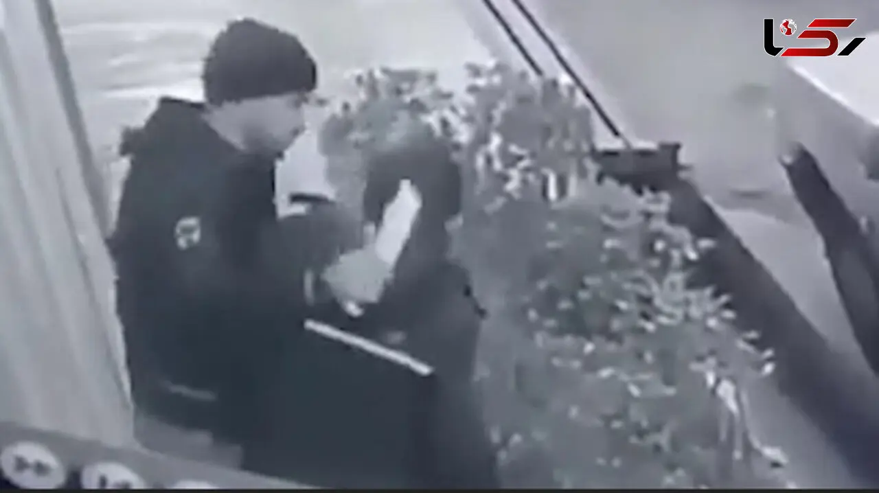 فیلم وحشتناک از سرقت 2 جوان تهرانی با ساطور / در روز روشن رخ داد