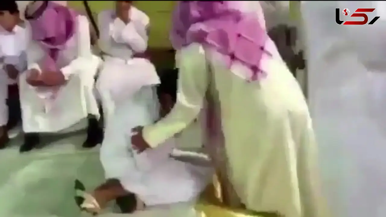 سوء استفادۀ وهابیان سعودی از یک کودک+ فیلم