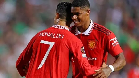 دسپاچه شدن منچستریونایتد برای حفظ مهاجم خود از دست پاری سن ژرمن و بارسلونا