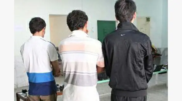 زورگیری سه دزد لاغر از تبعه خارجی
