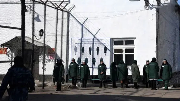 عکس های جالب از زندان زنان! / زنان خارجی چرا لباس سبز می پوشند؟! + جزییات 