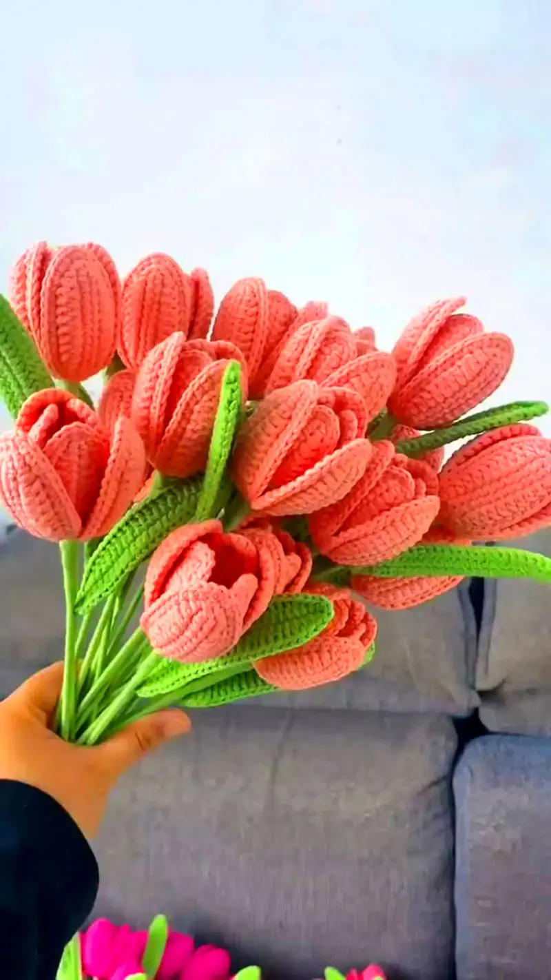 دسته گل تزئینی بافتنی