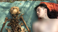 نبش قبر پدربزرگ برای گرفتن عکس سلفی / نوه چینی جنجال به پا کرد+ تصاویر
