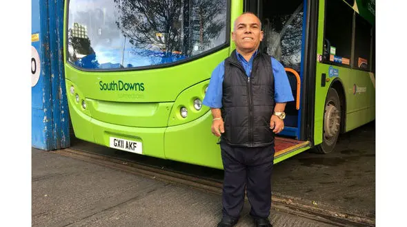 کوتاه قدترین راننده اتوبوس در انگلیس می خواهد گینسی شود + تصاویر