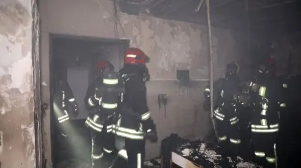 فیلم لحظه آتش سوزی شدید در شهرداری هشتگرد