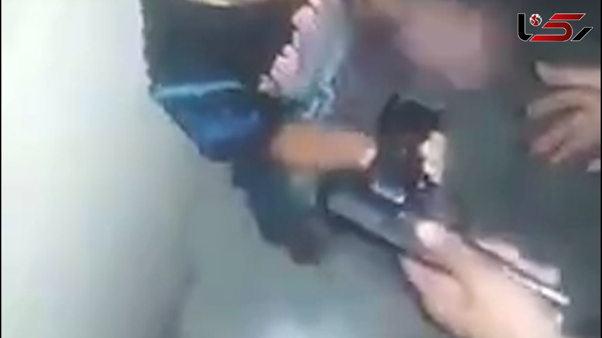لحظه شلیک مرگبار پدر به پسرک!+فیلم