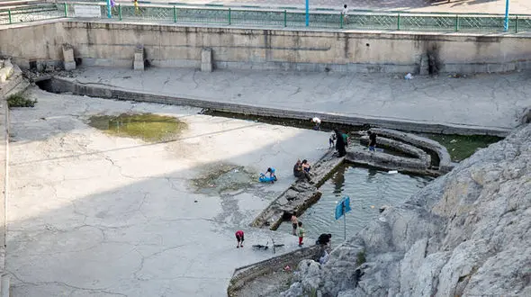 چشمه 7 هزار ساله تهران خشک شد ! / مقصر کدام نهاد است ؟