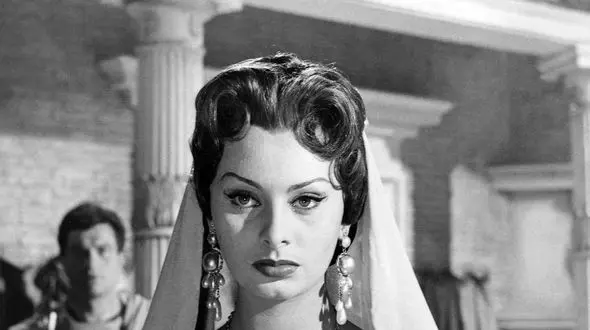 تصاویر؛ سفر در تاریخ؛ شکل و شمایل «سوفیا لورن در 19 سالگی؛ سال 1332