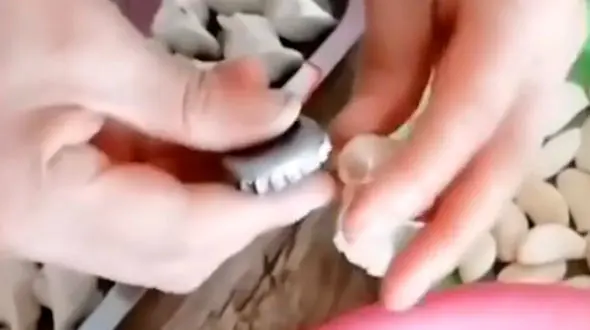 پوست کندن سیر با در نوشابه / فیلم