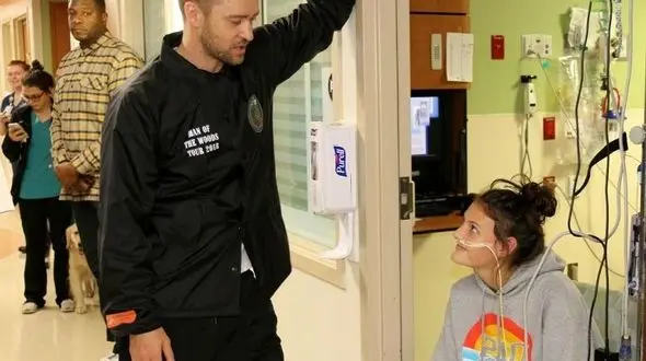 سورپرایز خواننده معروف برای کودکان بیمار+تصاویر