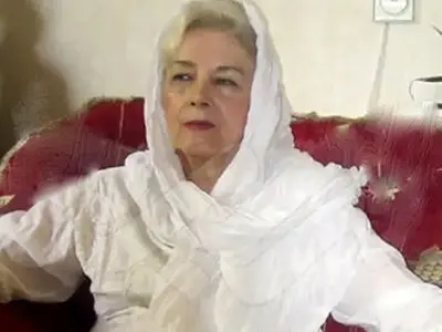 بیوگرافی افسانه ملک؛ بانوی آواز موسیقی سنتی ایران + جدول