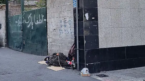 ناگفته های تلخ نوجوان کارتن خواب! / فقط خواهرم سالم است!