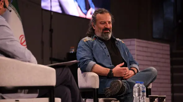 قاسم‌خانی: بیشترین پیشنهاد بازیگری را داشتم/نگرانی نویسنده مردهزارچهره برای پژمان جمشیدی