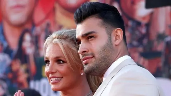 فیلم باورنکردنی کودکی سام اصغری در آغوش بریتنی! / نمی دانست روزی شوهرش می شود!