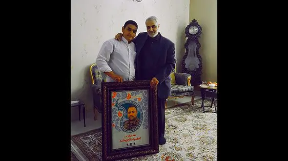 مهمان ویژه عید نوروز در خانه شهید مدافع حرم / یک مهمان خاکی  و متواضع /  هدیه ویژه سردار سلیمانی 