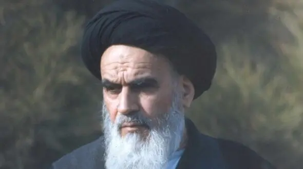 (تصاویر) شباهت عجیب این بازیگر به امام خمینی/ بستگان امام (ره) می‌پرسیدند این کیست؟ 