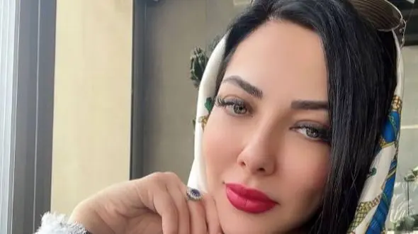 لباس مجلسی و مشکی لیلا اوتادی برای یک دورهمی دوستانه / چقدر شیک و باوقار!