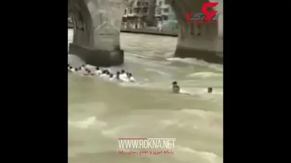 دریاچه‌ای که در کمتر از ۵ ثانیه قایق و سرنشینانش را بلعید! + فیلم