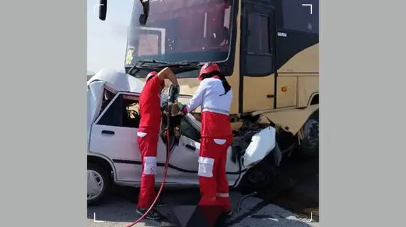 برخورد اتوبوس با پراید در کرمان ۲ فوتی داشت 