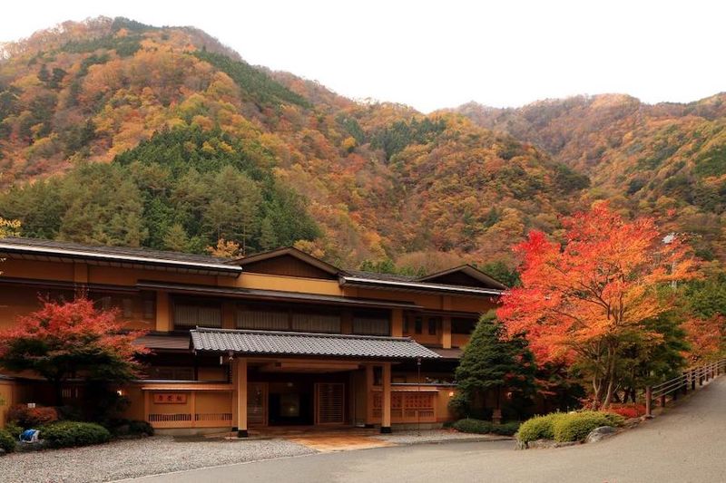 نیشیاما اونسن کیونکان (Nishiyama Onsen Keiunkan)