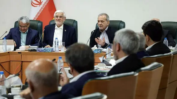 پزشکیان: اشتیاق کشورهای همسایه برای همکاری با ایران فوق‌العاده است/ طرح «یک روز در هفته بدون خودرو» با جدیت پیگیری می‌شود