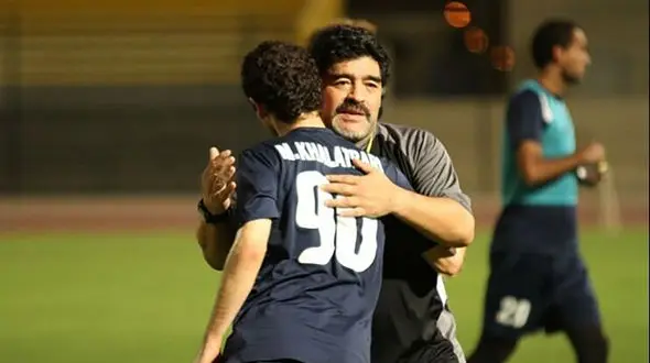 مارادونا ۳۰ متر دنبال بازیکن ایرانی دوید