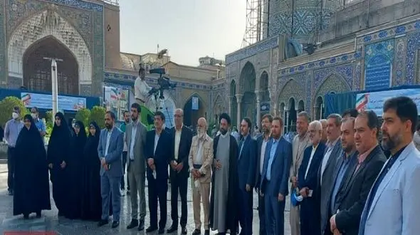 فیلم رای دادن اعضای لیست تهران سربلند در حرم حضرت عبدالعظیم (ع) شهر ری