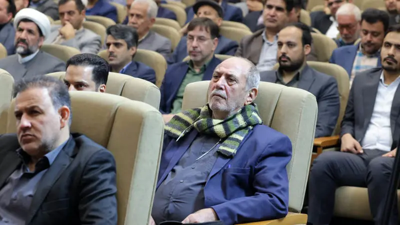 	حجت‌الاسلام والمسلمین محسنی اژه‌ای، در جریان سفر به استان یزد، در جمع کارکنان دستگاه قضایی این استان	