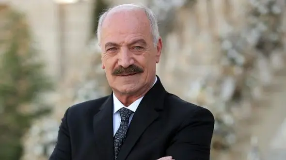 نگاهی به عکس آتلیه‌ایِ جذاب سعید راد در کنار دخترش نگاه و پسرش سام/ روحش شاد