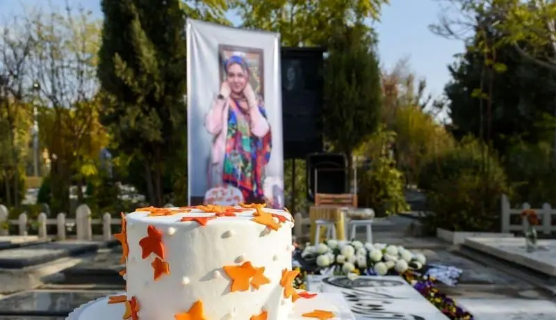 آزاده نامداری