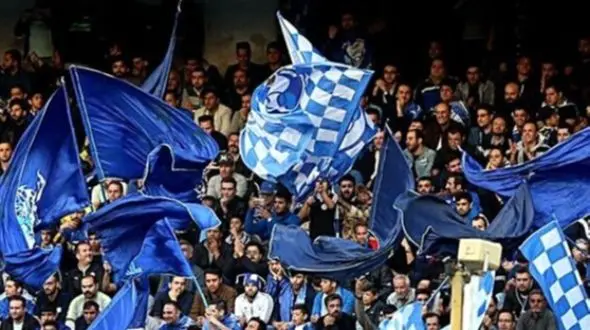 24 ساعت بعد از پرسپولیسی ها : تجمع هواداران ناراضی استقلال!