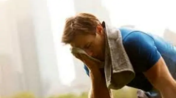 آیا مردان بیشتر از زنان عرق می کنند؟