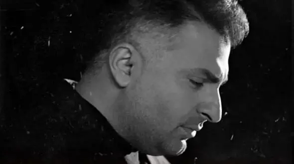 فیلم مداحی باشکوه علیرضا طلیسچی / دیروز کنسرت بود حالا من علمدارم خوند دلت پر میکشه چه صدایی