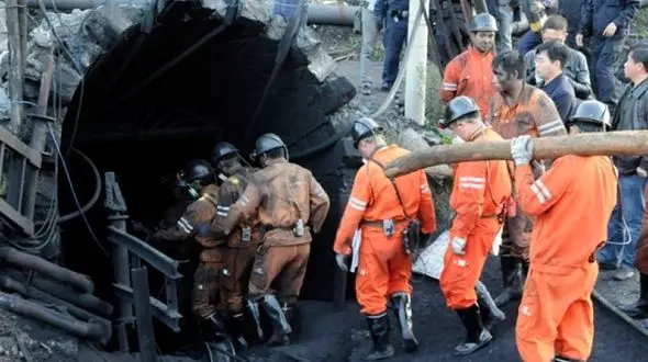 ریزش معدن زغال سنگ در چین+عکس