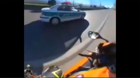 ببینید / فرار 2 موتور سوار از دست پلیس به سبک میگ میگ + فیلم 